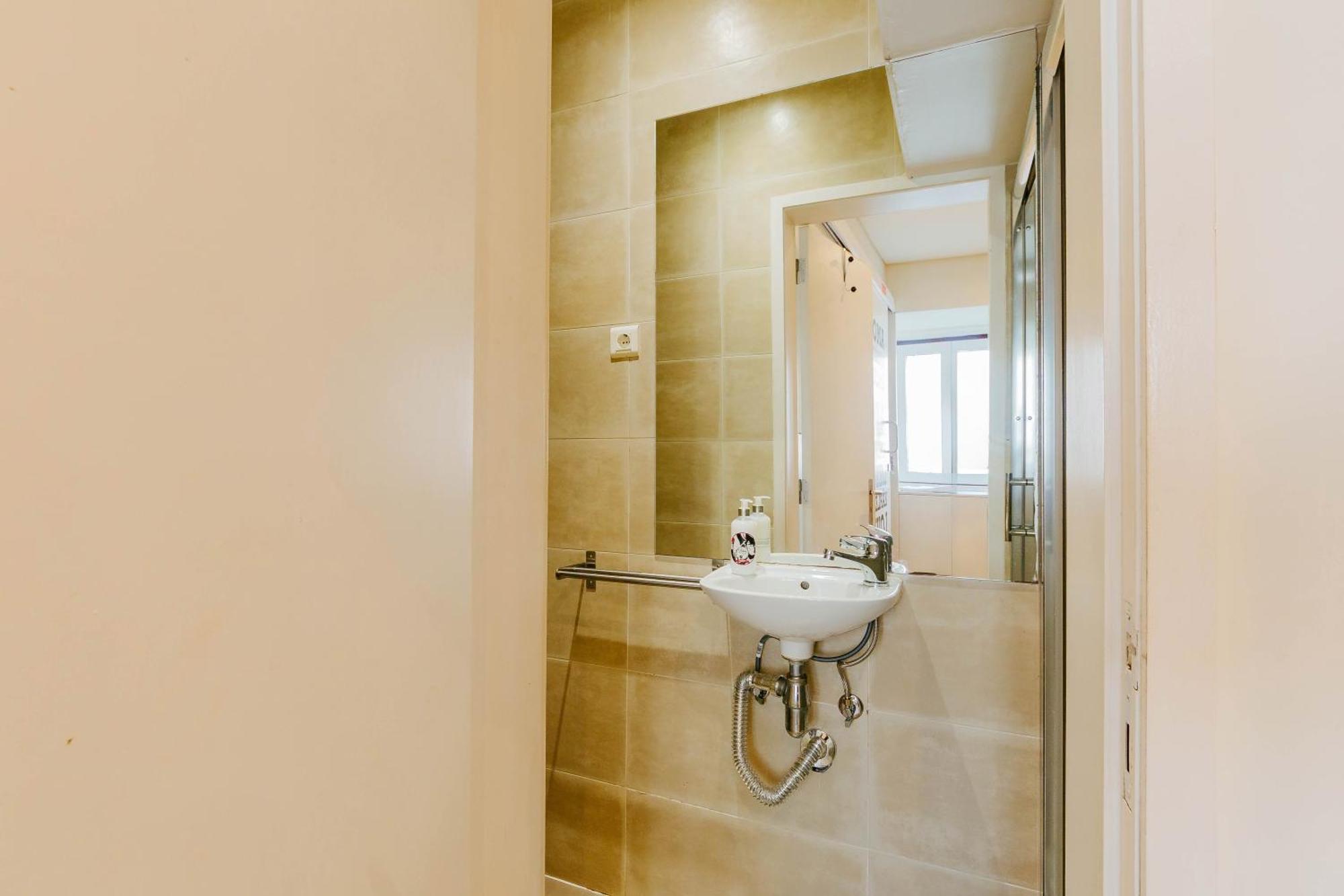 Rent4Rest Lisbon Downtown Tiny Studio Apartments *